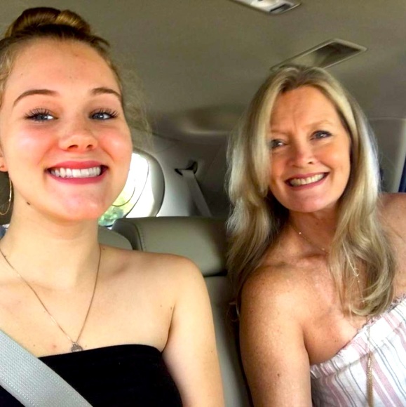 Meet your Posher, Sarah - Picture 1 of 1